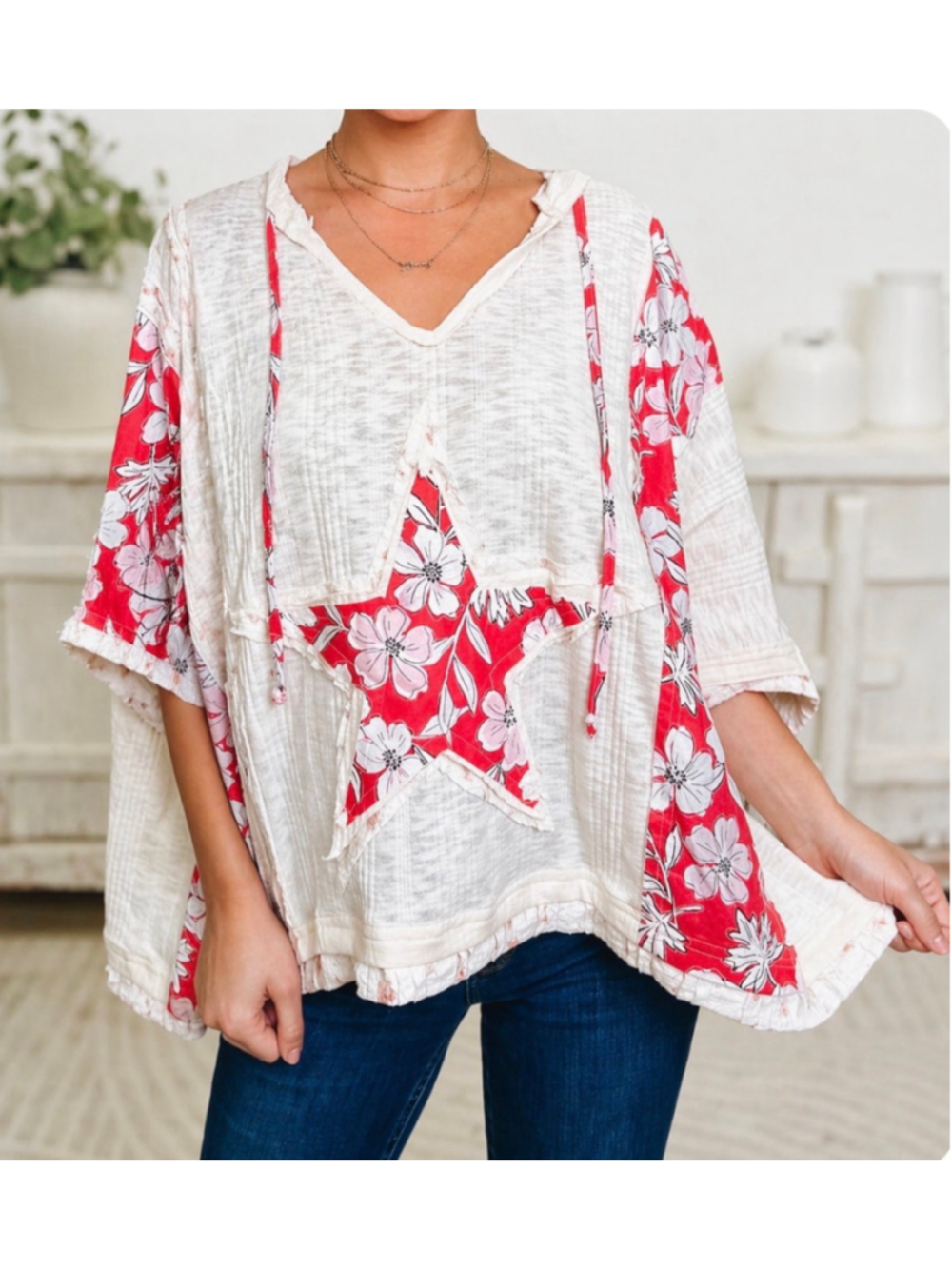 Women's POL Beachy Summer Off-White & Red Floral Star Hoodie M
